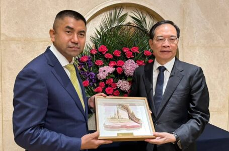 “พล.ต.อ.สุรเชษฐ์” ผู้แทนตำรวจไทยรับรางวัลความร่วมมือในการต่อต้านอาชญากรรมข้ามชาติเป็นปีแรกจากจีน
