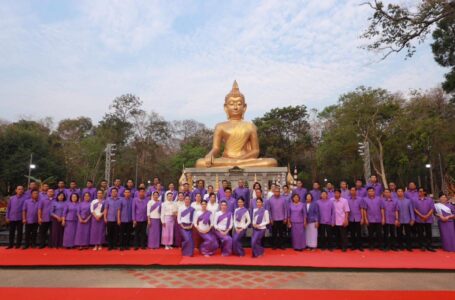 ’อำนาจเจริญ‘ จัดใหญ่ ‘มานิต้า‘ นางสาวไทย 2565 นำทีมสวมชุดพื้นถิ่น นมัสการ ‘พระมงคลมิ่งเมือง’