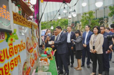 ‘นภินทร’ ชวนชิม ปล่อยคาราวาน Food Truck กว่า 100 คัน บุกห้างไอคอนสยาม