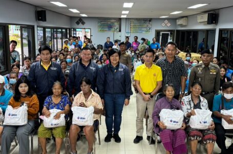 ‘ดร.หิมาลัย ผิวพรรณ’ เป็นตัวแทน รองนายกรัฐมนตรี ลงพื้นที่เยียวยาผู้ประสบอุทกภัย อ.ชุมแสง จ.นครสวรรค์