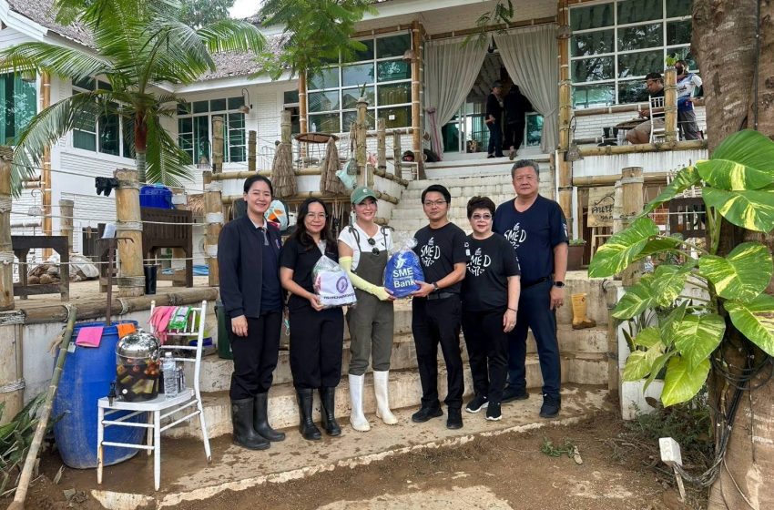  SME D Bank เยี่ยมให้กำลังใจลูกค้า จ.น่าน ประสบอุทกภัย เร่งพาเข้ารับมาตรการช่วยเหลือ ช่วยลดภาระ ฟื้นฟูกิจการได้โดยเร็ว