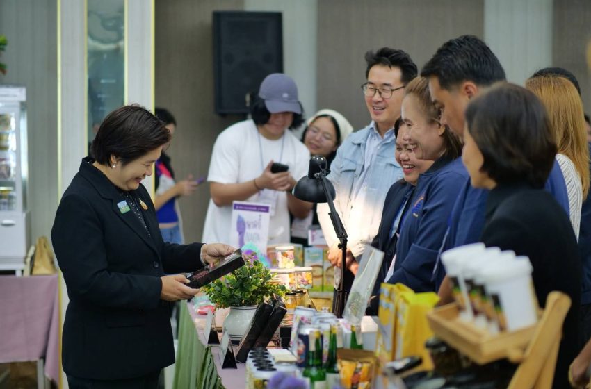  รองปลัดฯ กระทรวงอุตสาหกรรม ปิดหลักสูตร AI Marketing for SME Transformation มอบรางวัล 10 สุดยอด ‘Super MIND STAR’ ดันยอดจับคู่ธุรกิจทะลุ 10 ล้านบาท