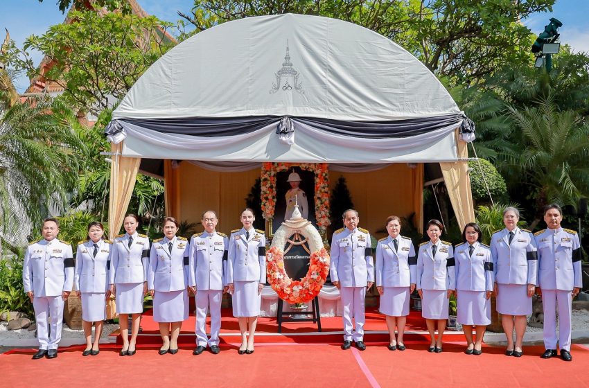  รมว.วธ. นำผู้บริหารกระทรวงวัฒนธรรมและผู้นำ 5 ศาสนา วางพวงมาลาและถวายสักการะพระศพสมเด็จพระเจ้าลูกเธอ เจ้าฟ้าพัชรกิติยาภา นเรนทิราเทพยวดี กรมหลวงราชสาริณีสิริพัชร มหาวัชรราชธิดา